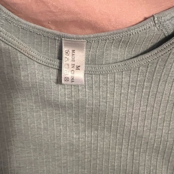 Long-Sleeve Cropped Blue Athletic Top - Picture 3 of 4